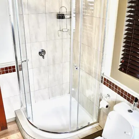 Menlyn Boutique Hotel Pretoria Exterior photo A shower cubicle