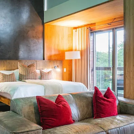 Menlyn Boutique Hotel Pretoria Exterior photo A bedroom at the hotel