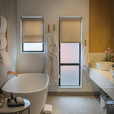 Menlyn Boutique Hotel Pretoria Exterior photo Bathroom