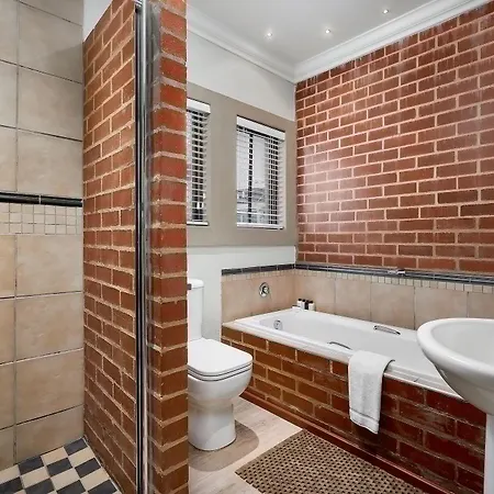 Menlyn Boutique Hotel Pretoria Exterior photo Bathroom